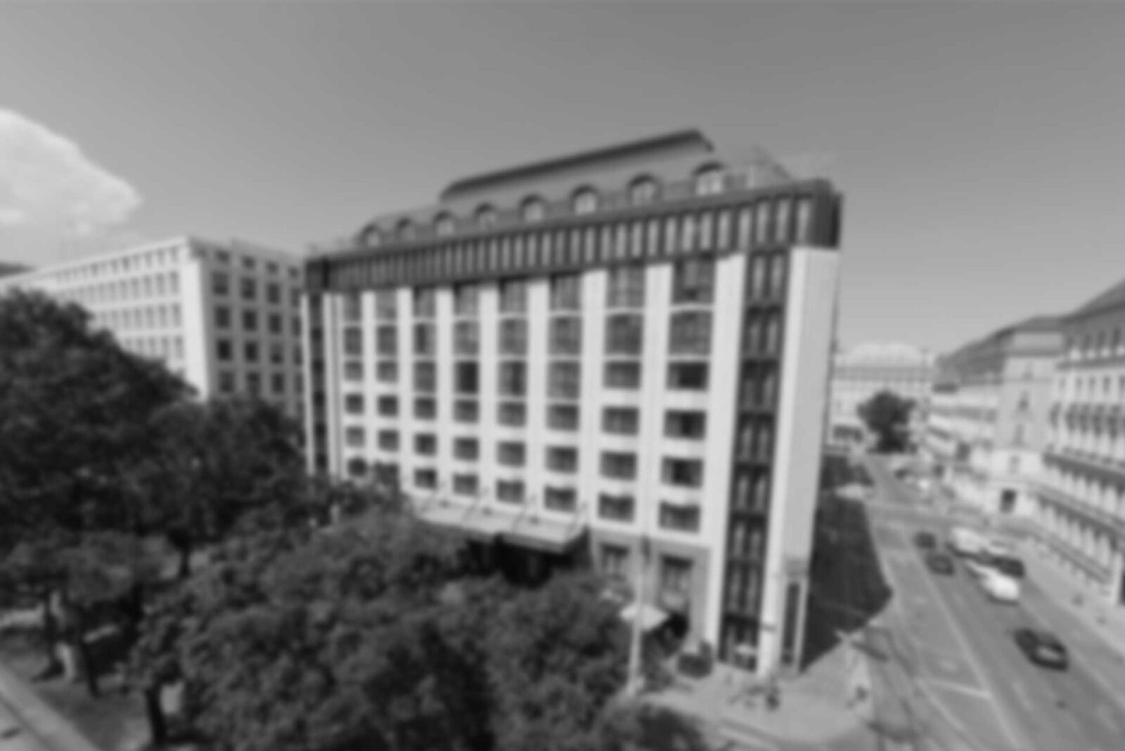 Drohnenfilme_PACO-MEDIA_Landing_SW_BLUR_FHD