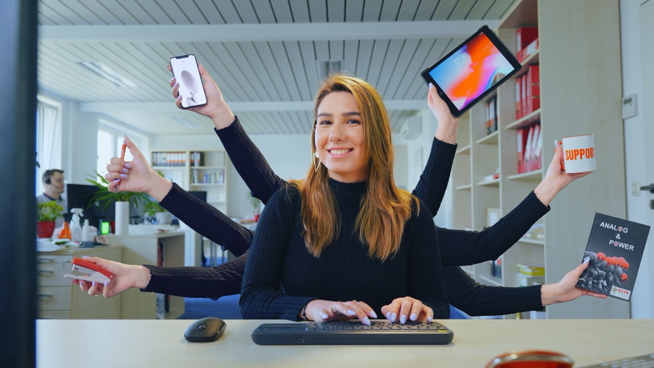 Employer Branding Video Beispiel — GLYN Mitarbeiter im Lager