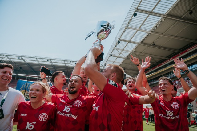 Siegerehrung beim Dreamers Cup '26 von B&B HOTELS in der MEWA ARENA Mainz